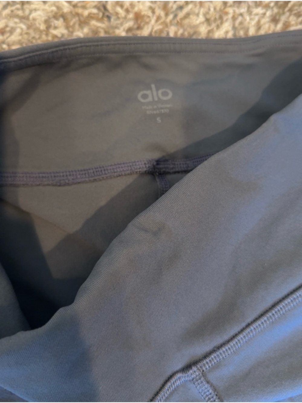 ALO Yoga Size Small Bundle - Picture 5 of 6